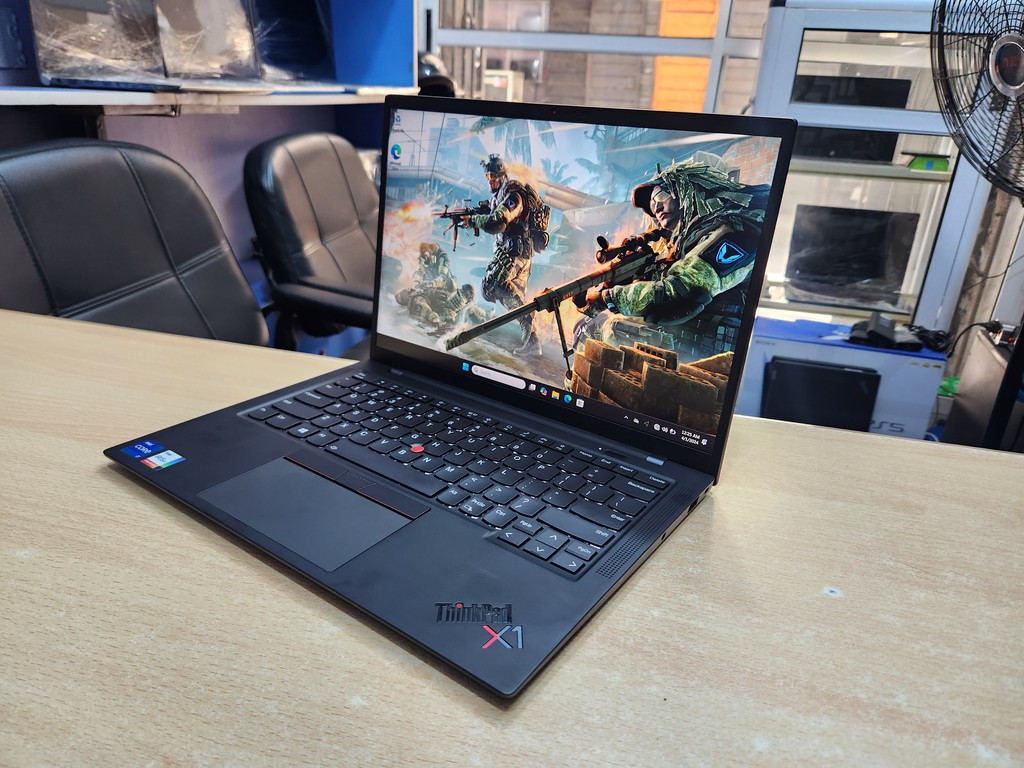 Lenovo ThinkPad X1 Carbon Gen 9 11th Generation Intel Core i7 - Image 2